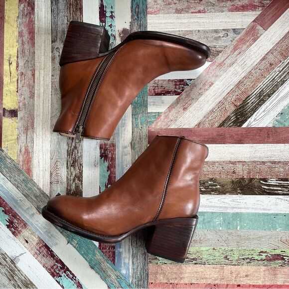 Sutro Polk Leather Booties Boots Chunky Heel Inside Zip Burnish Brown EUC 8 - Picture 3 of 11